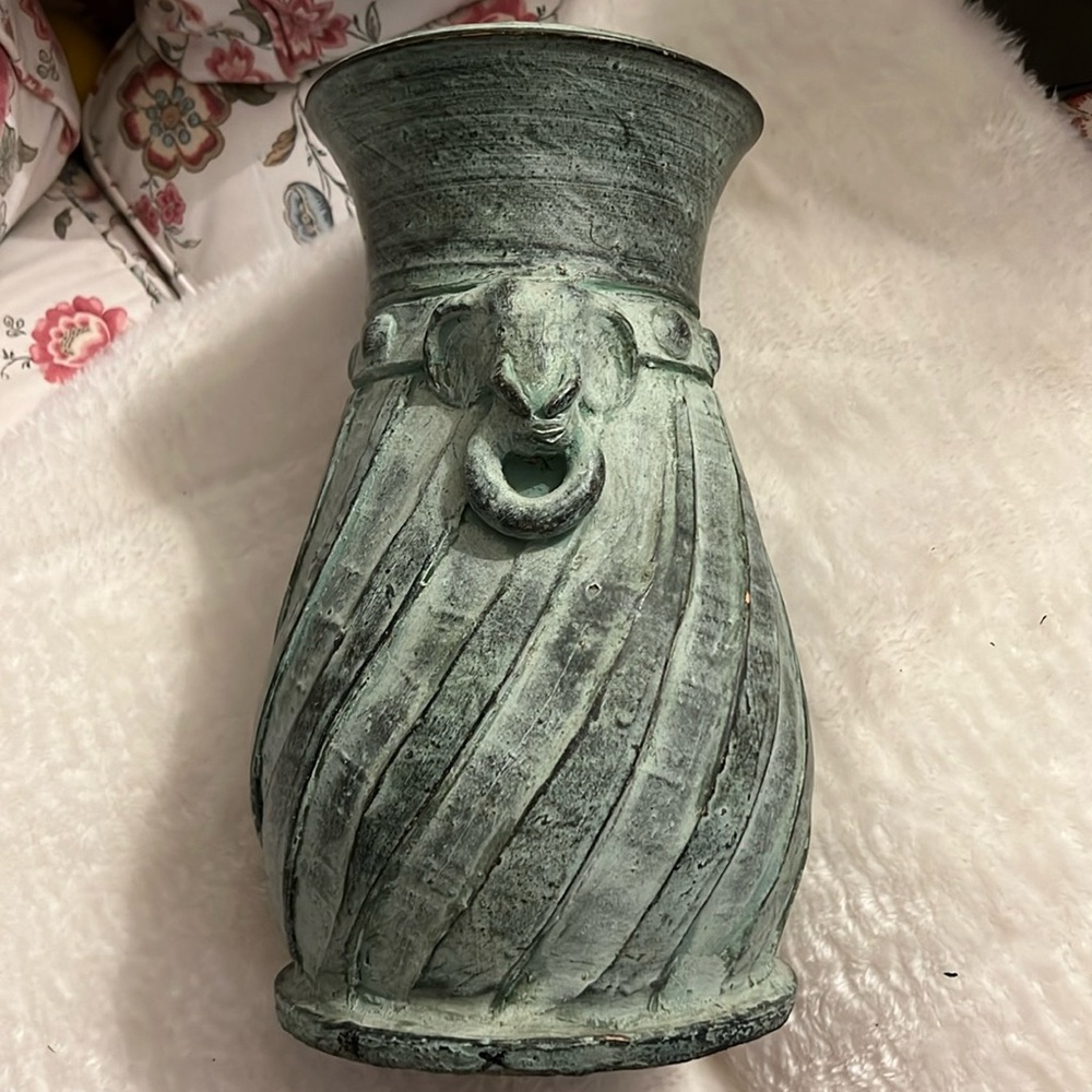 Gorgeous vintage style elephant head vase